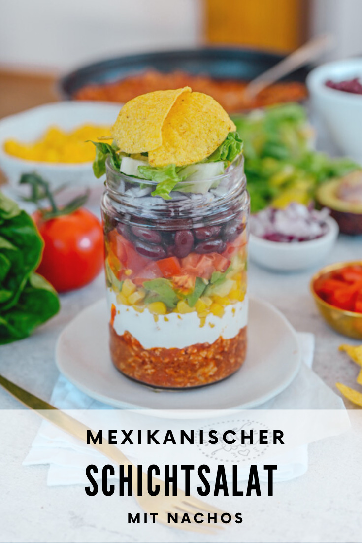 Mexikanischer Schichtsalat mit Nachos! - carinaberry.com