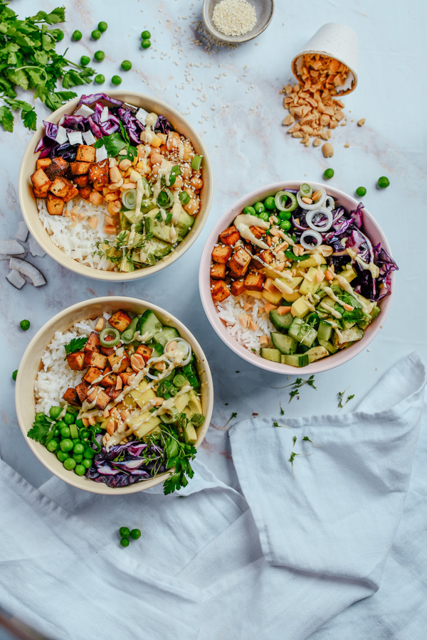 Poke Bowl mit Tofu vegan und vegetarisch