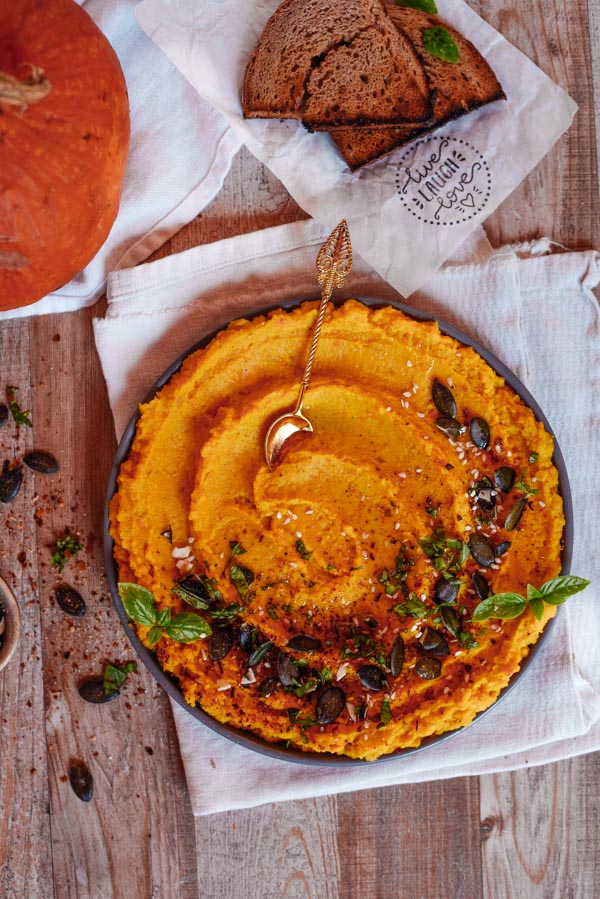 Pumpkin Hummus healthy and easy recipe