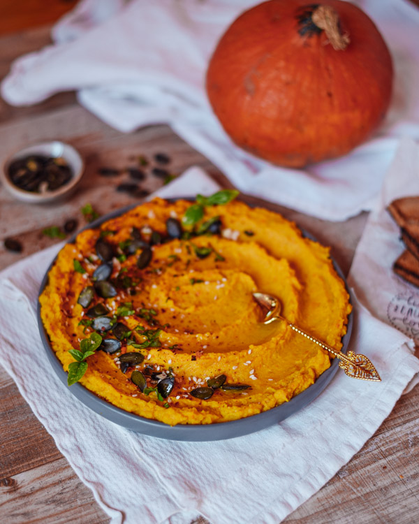 Pumpkin Hummus healthy and easy recipe