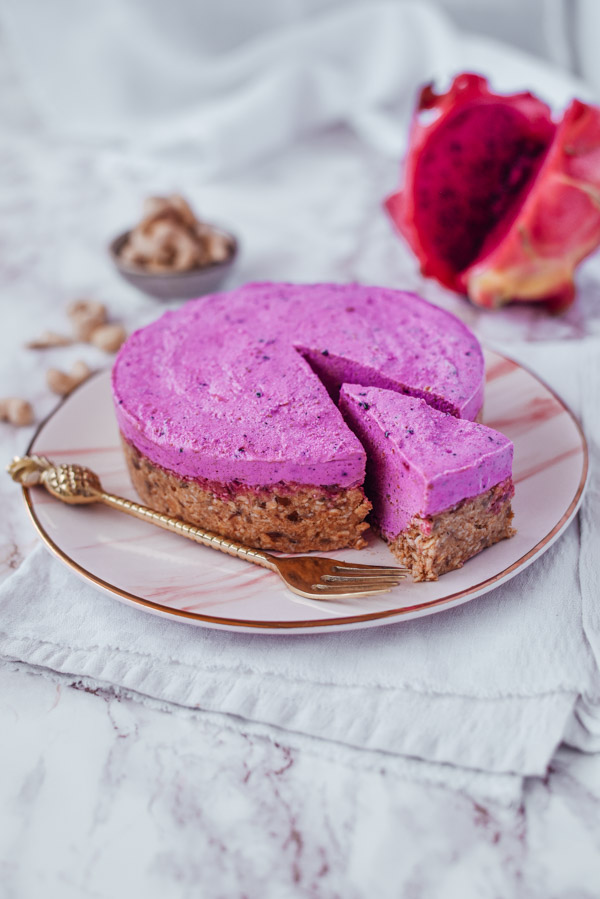 Raw cheesecake with a cashew and raspberry cream Stock Photo - Alamy