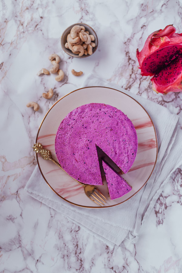 Raw vegan cheesecake with cashew and pink pitaya-2