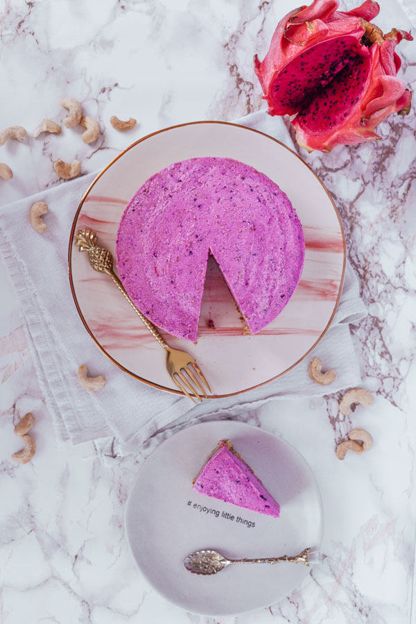 Raw vegan cheesecake with cashew and pink pitaya-2