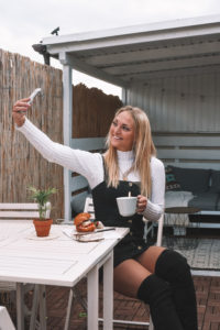 how to make money as a food blogger