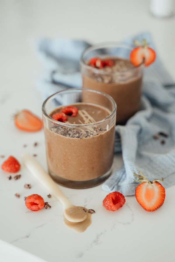 Aphrodisiac smoothie with cacao and cinnamon carinaberry