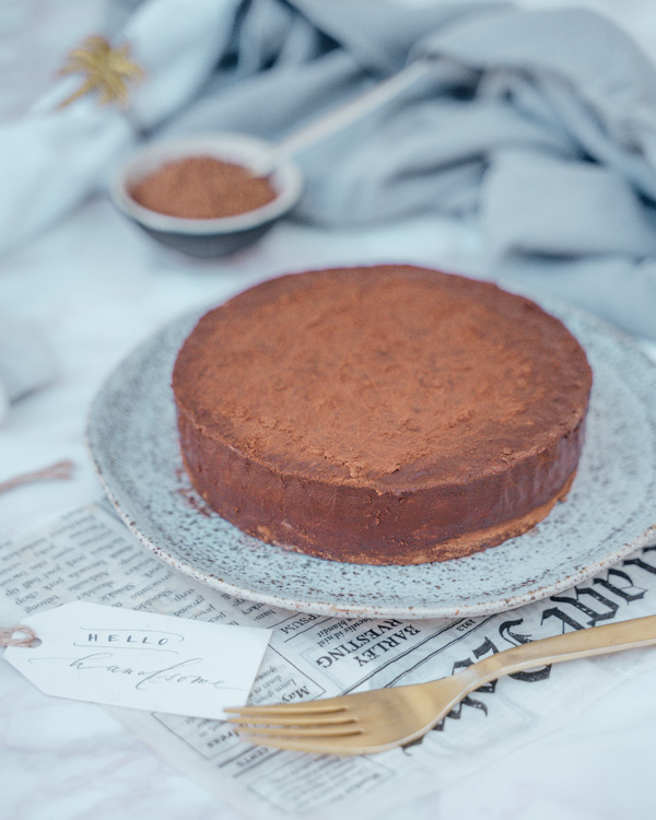 Vegan chocolate mousse cake