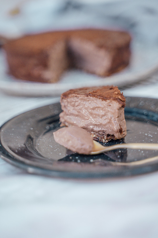 Vegan chocolate mousse cake