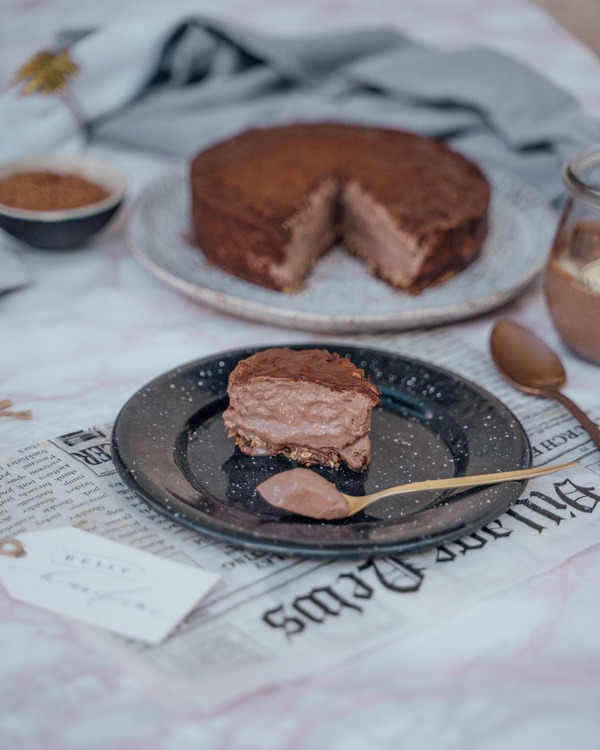 Vegan chocolate mousse cake