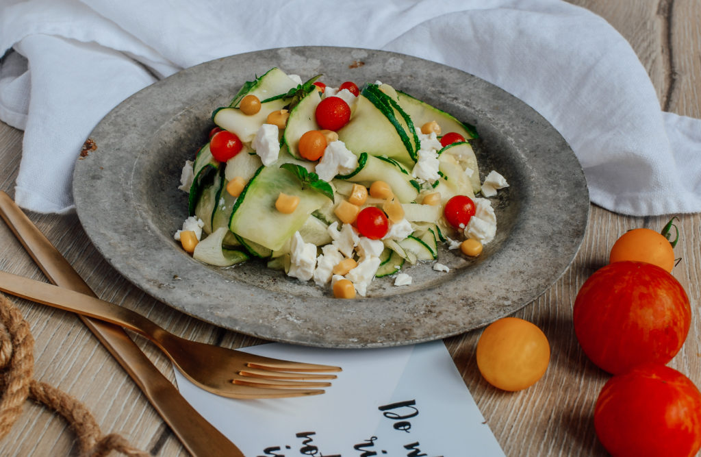 Zucchininudeln mit Ziegenkäse