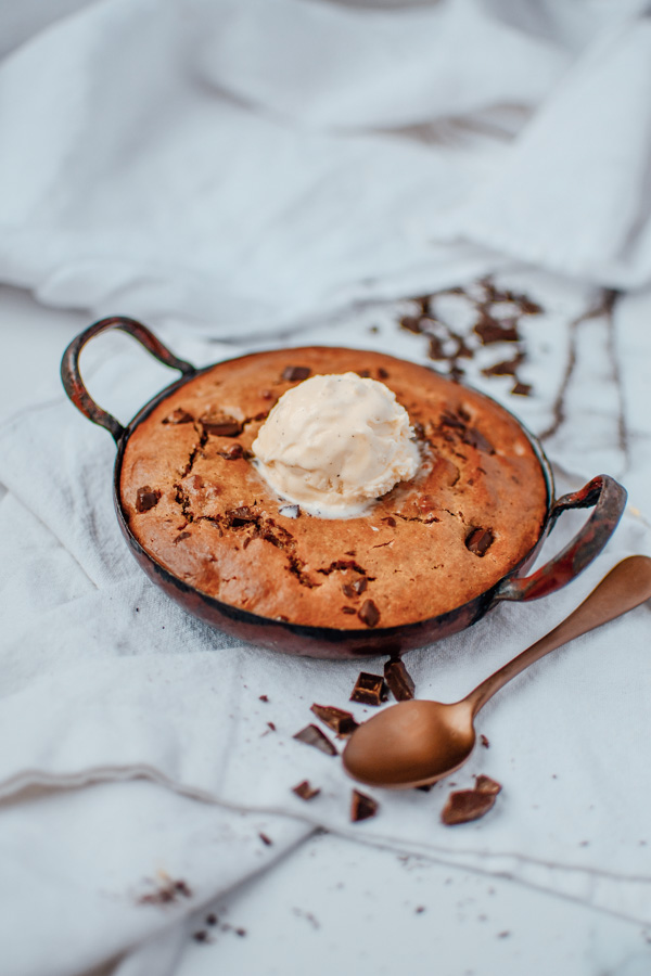 No sugar healthy chocolate chip cookie skillet