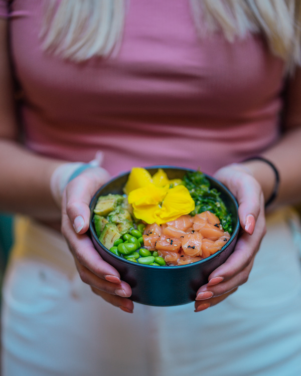 healthy food and vegan food in Rome Temakinho salmon poke bowl